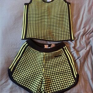 Stylish Yellow and Black Houndstooth Set